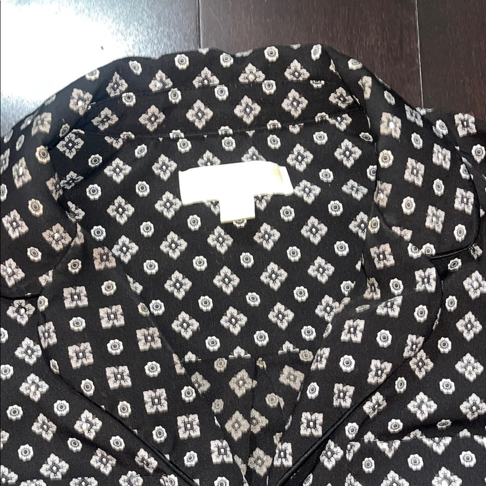 MICHAEL Michael Kors Black and White Geometric Pajama Set - Picture 8 of 10